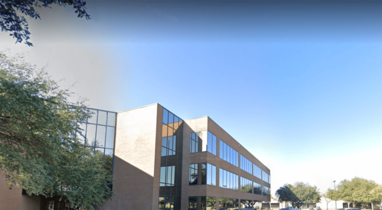 2198 Office 2 768x422